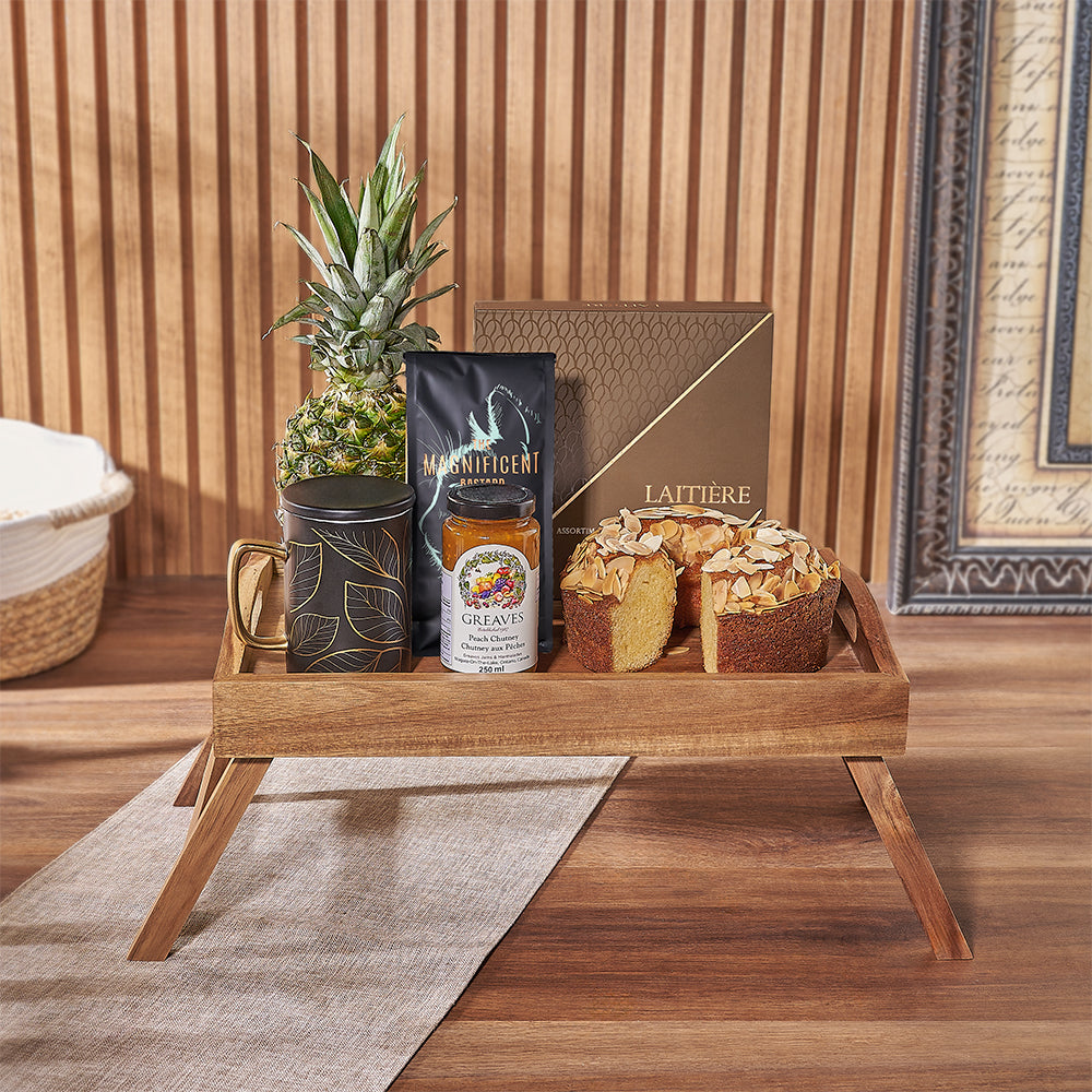 Gourmet Gift Basket with Coffee, Pineapple, and Peach Chutney – how the gift is presented