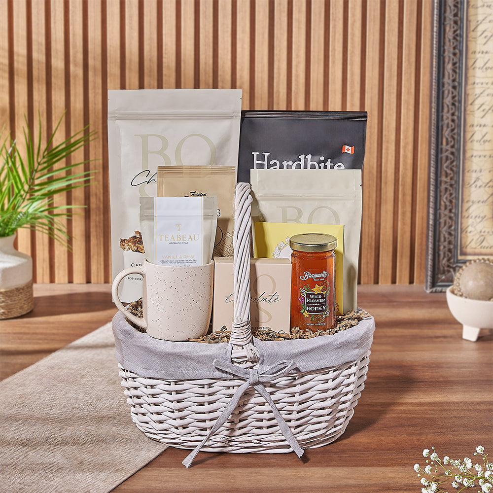 Elegant Large White Wicker Basket of Gourmet Snacks – how the gift is presented
