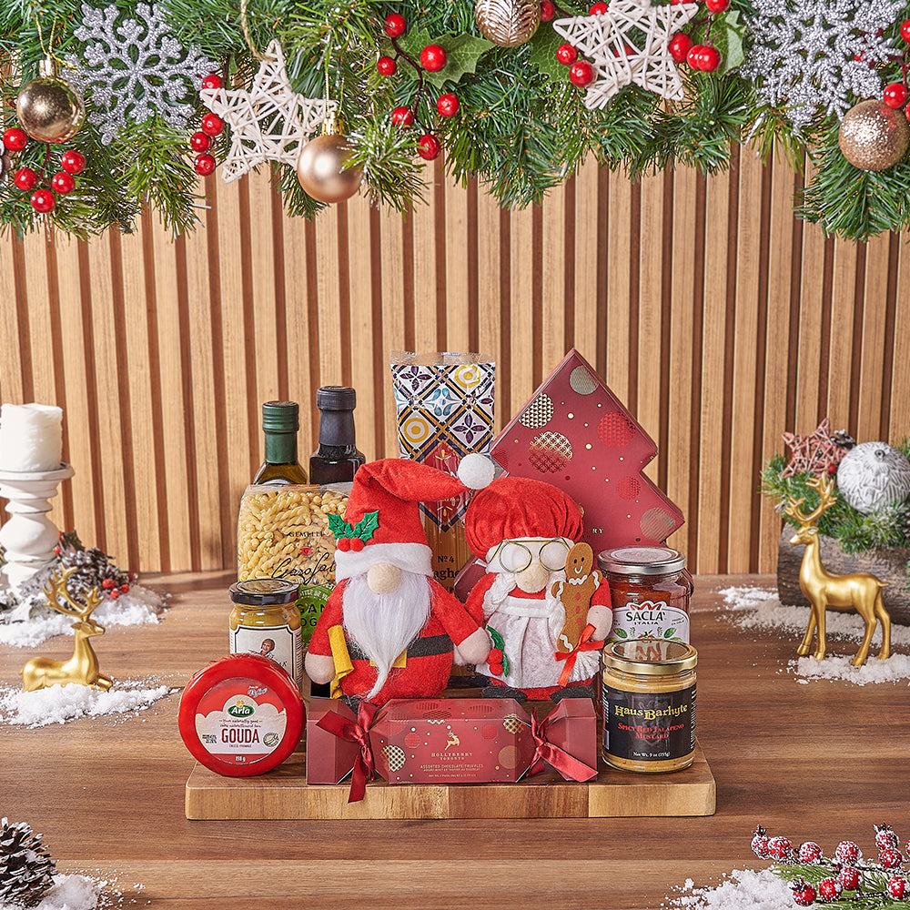 Holiday Gourmet Pasta and Cheese Basket with Plushies – how the gift is presented