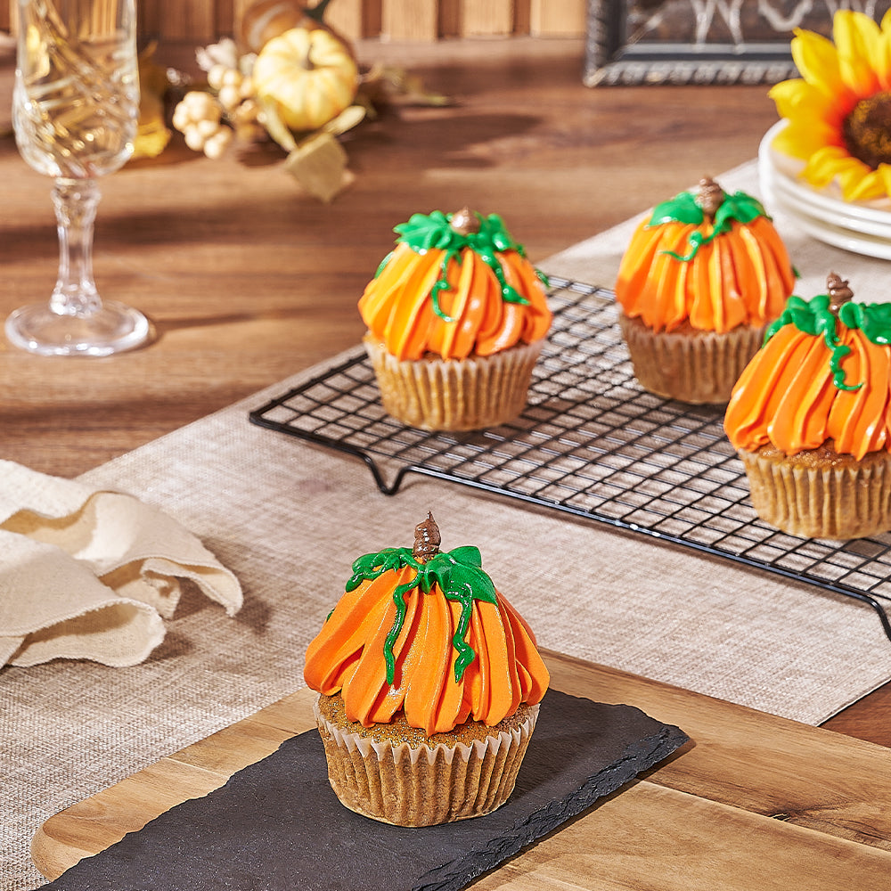 Fall Seasonal Pumpkin Spice Cupcakes – how the gift is presented