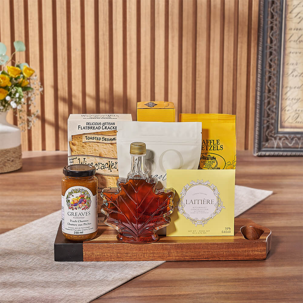 Classic Wooden Board Snack Basket – how the gift is presented