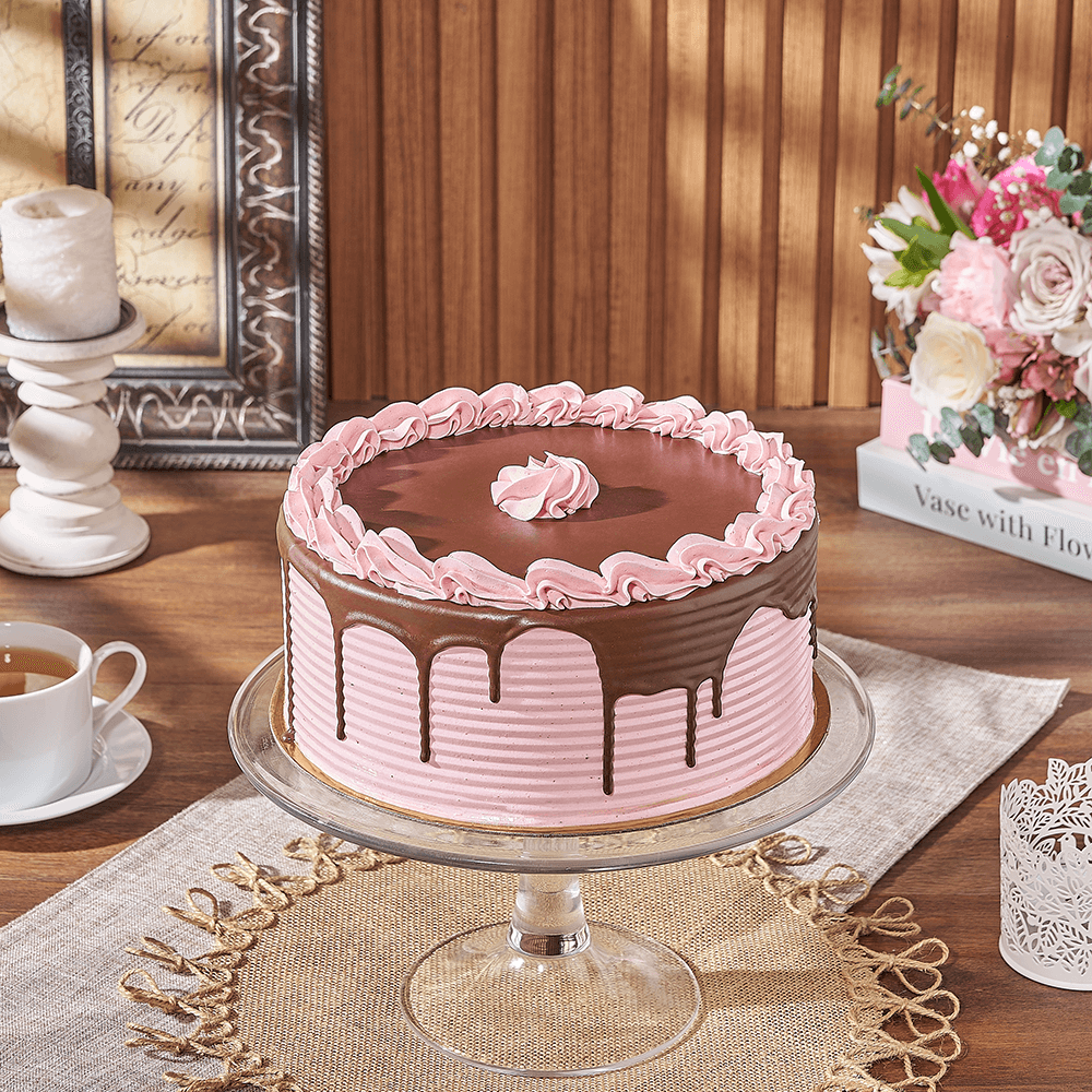 Decadent Chocolate Raspberry Cake – how the gift is presented