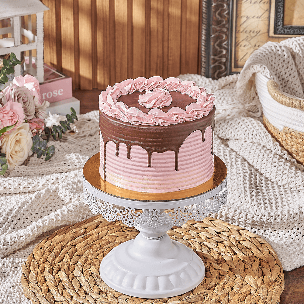 Raspberry Buttercream Chocolate Cake, 6-Inch – how the gift is presented