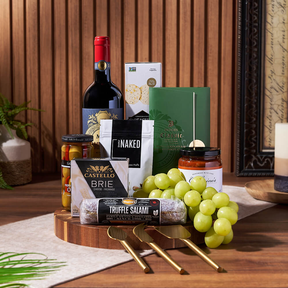 Wine Gift Basket Featuring Spicy Olives – how the gift is presented