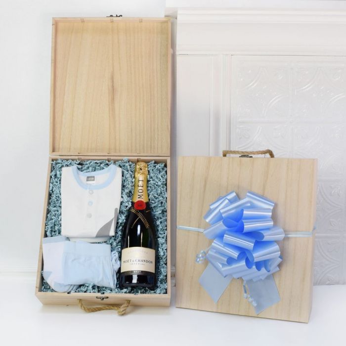 Champagne and Kushies Baby Outfit Gift Set in Four-Slot Pine Box – how the gift is presented