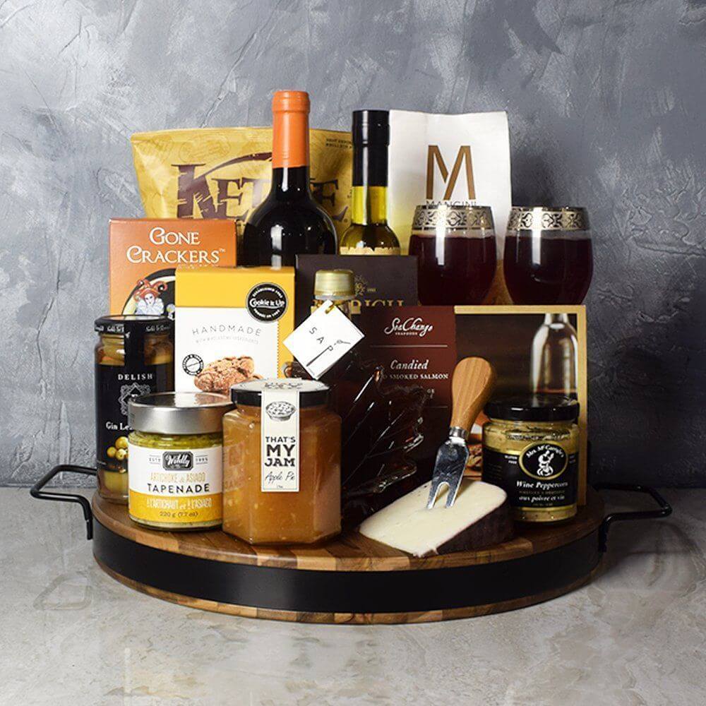 Deluxe Wine Gift Set Featuring Wild Smoked Salmon and Cheese Selection – how the gift is presented