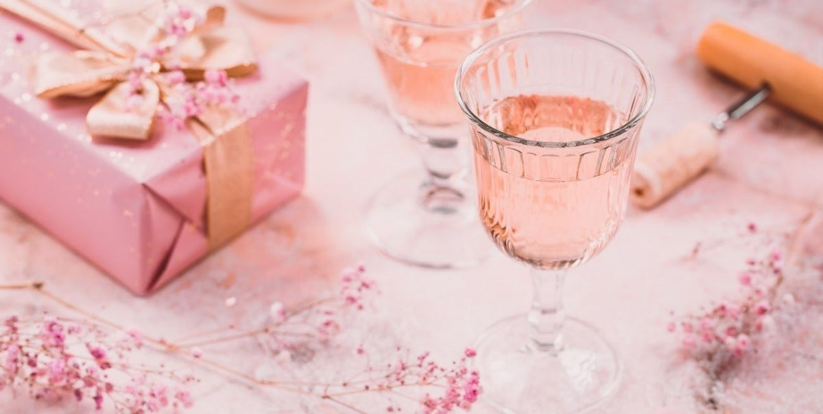 How to Build the Best Summer Wedding Gift Basket