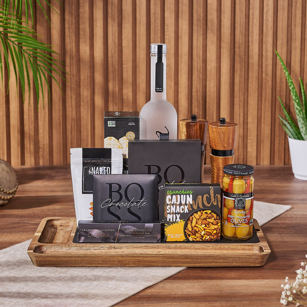 Vodka Gift Basket with Acacia Board – how the gift is presented
