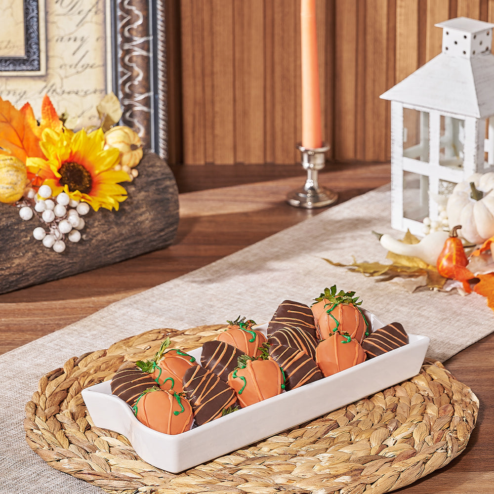 15-Piece Chocolate Dipped Strawberries on Ceramic Serving Dish – how the gift is presented
