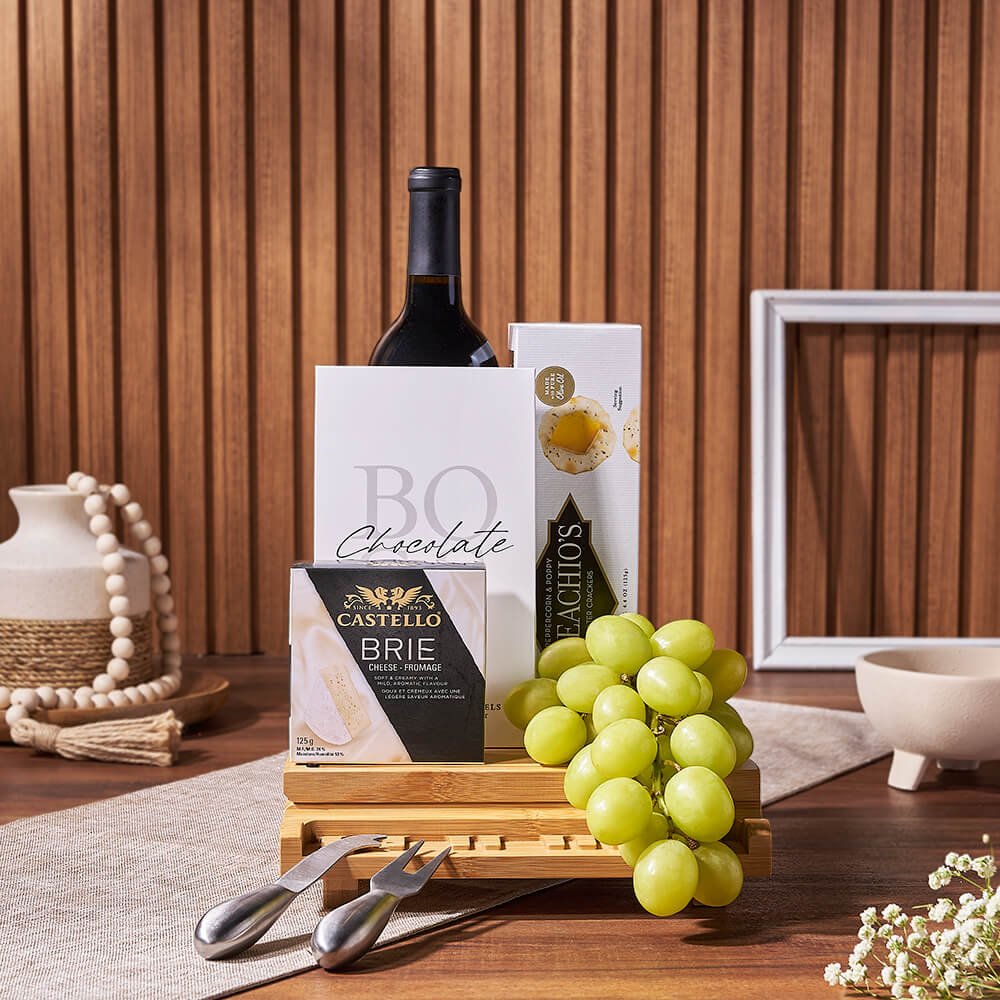 Grange Park Wine & Cheese Basket, wine gift, wine, cheese gift, cheese, chocolate gift, chocolate, fruit gift, fruit, Ottawa delivery