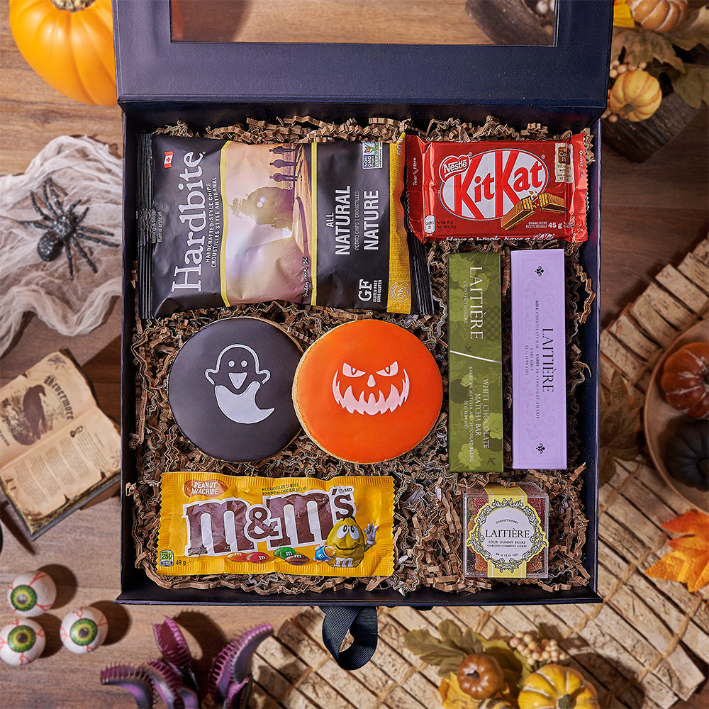 Premium Halloween Gourmet Snacks Gift Basket – how the gift is presented
