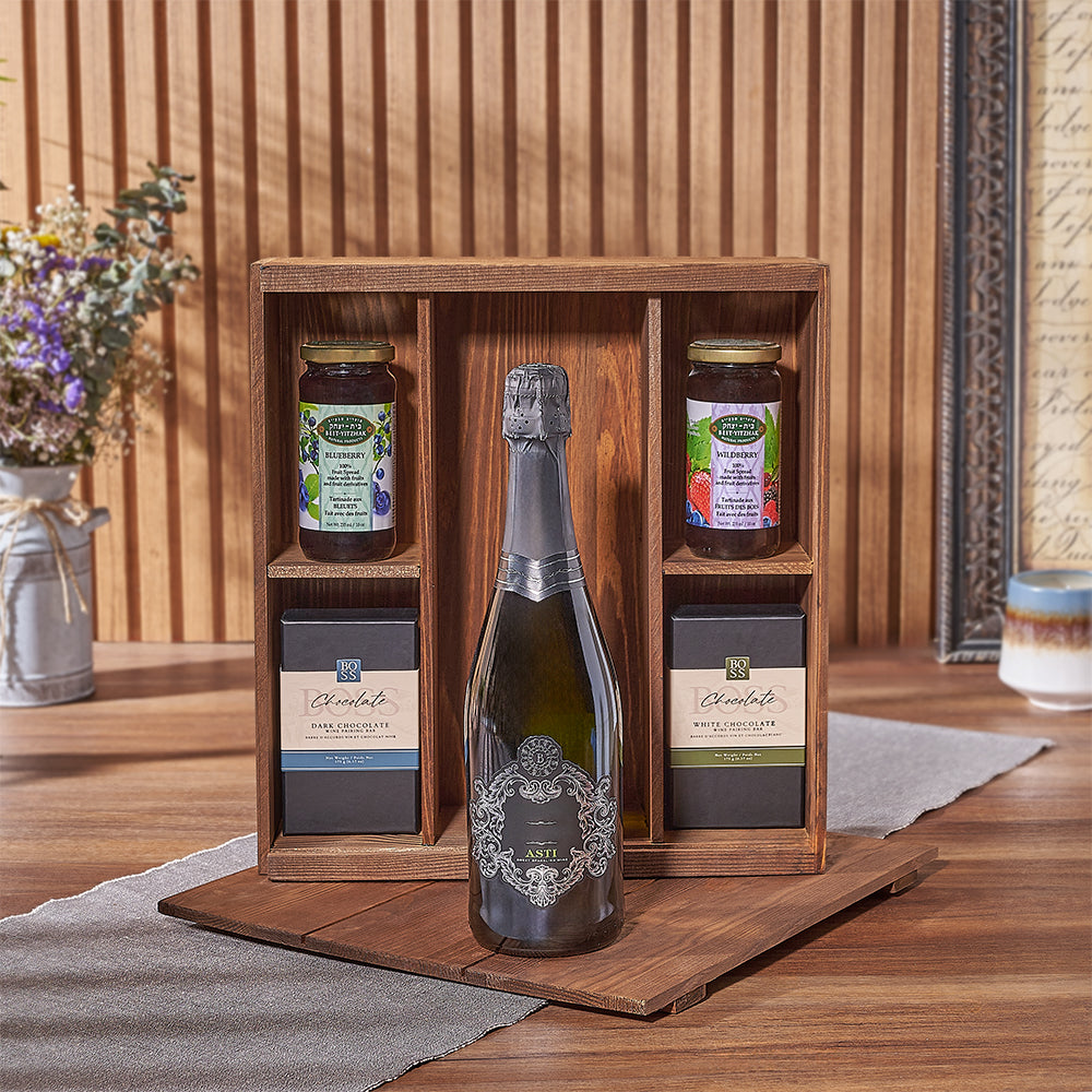 Kosher Champagne &amp; Sweet Gift Box, kosher gift, kosher, champagne gift, champagne, sparkling wine gift, sparkling chocolate gift, chocolate, Ottawa delivery