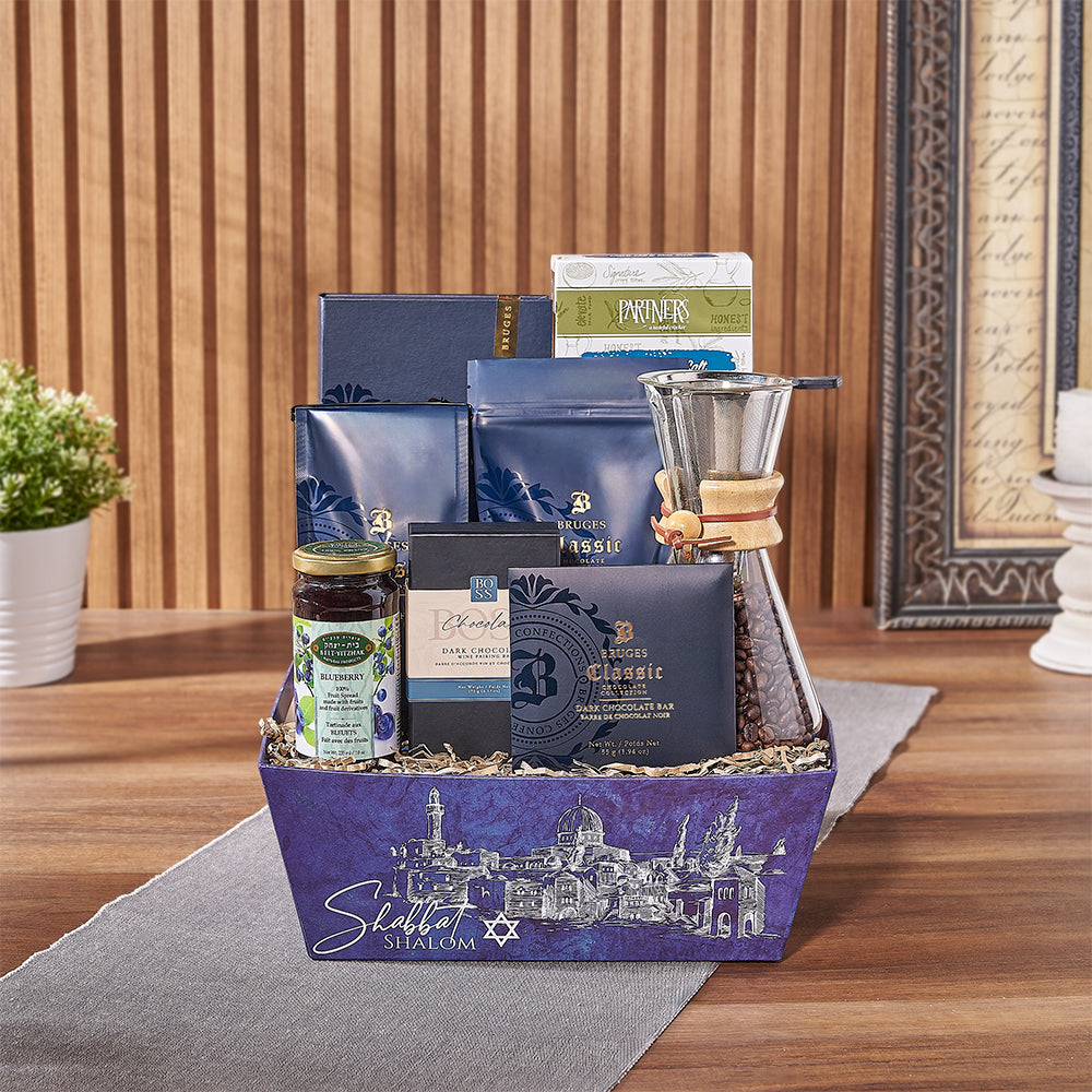 Kosher Blue Shabbat Gourmet Tray – how the gift is presented
