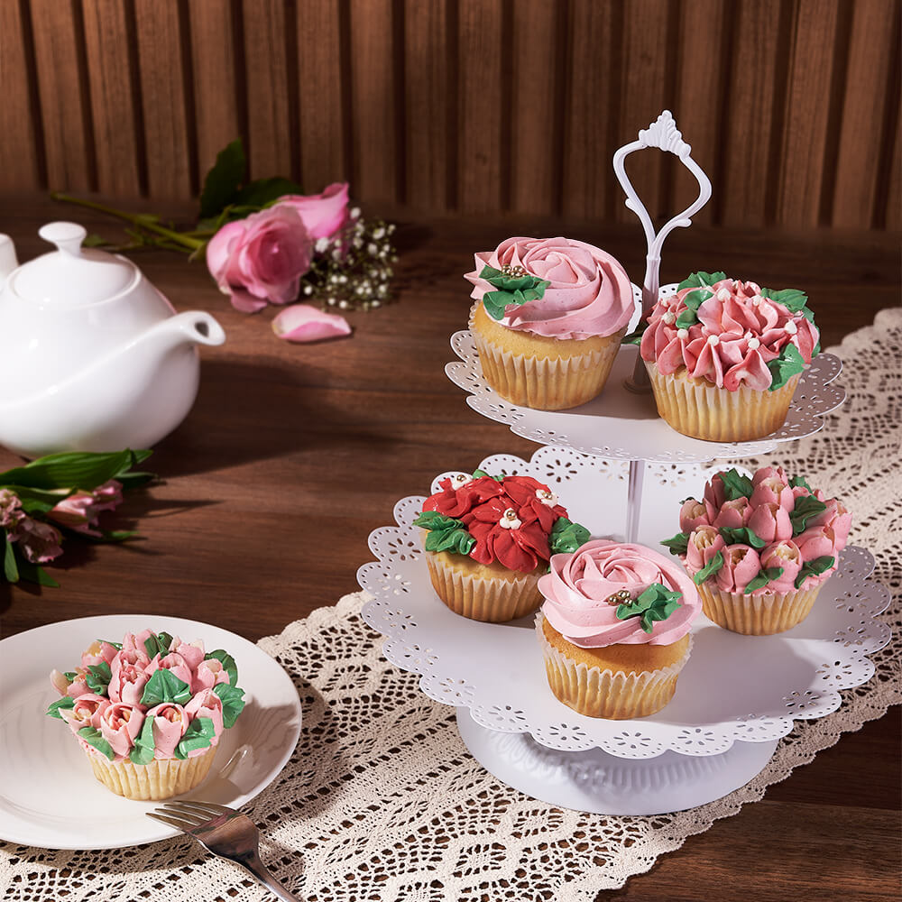 Buttercream Frosting Vanilla Cupcakes for Mom's Day – how the gift is presented