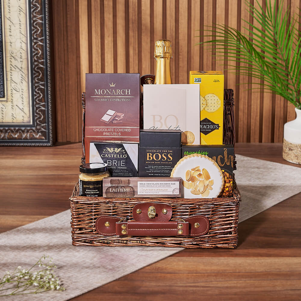 Small Wicker Basket with Sparkling Wine – how the gift is presented