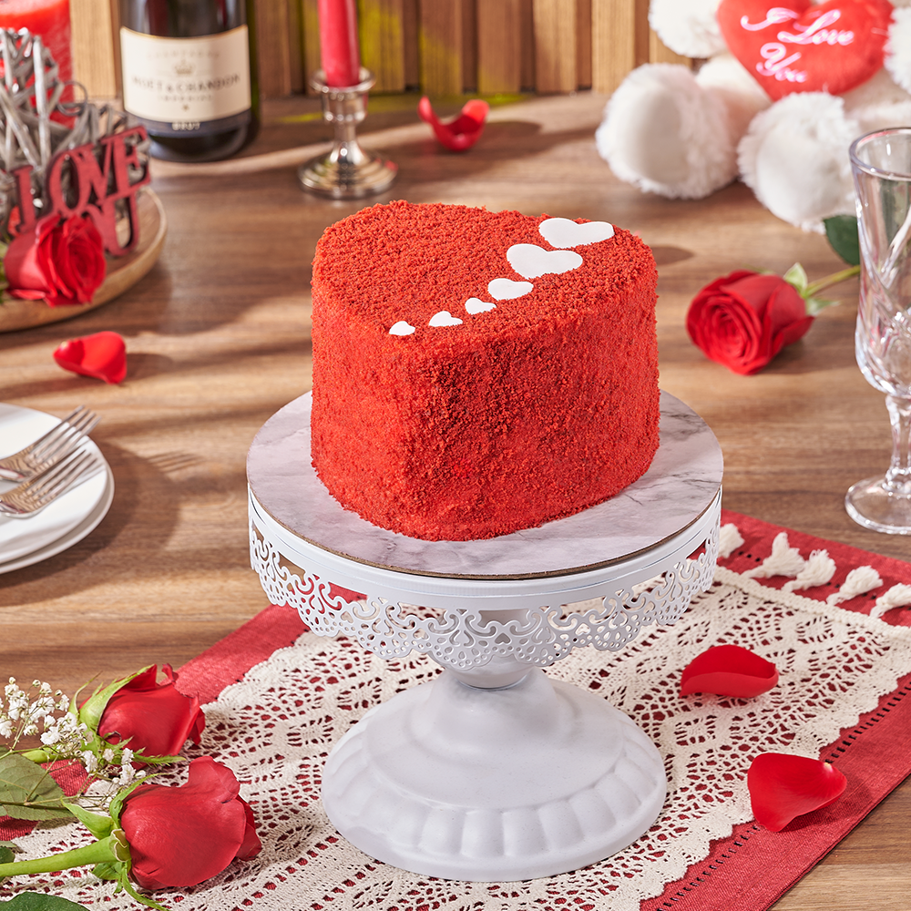 4-Inch Valentine's Cake with White Chocolate Hearts – how the gift is presented