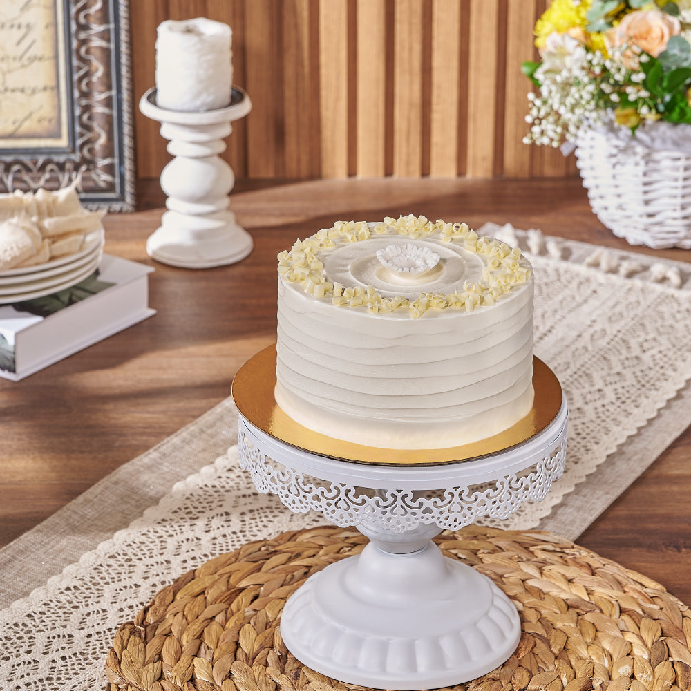 Buttery Vanilla Cake with Vanilla Buttercream Frosting – how the gift is presented