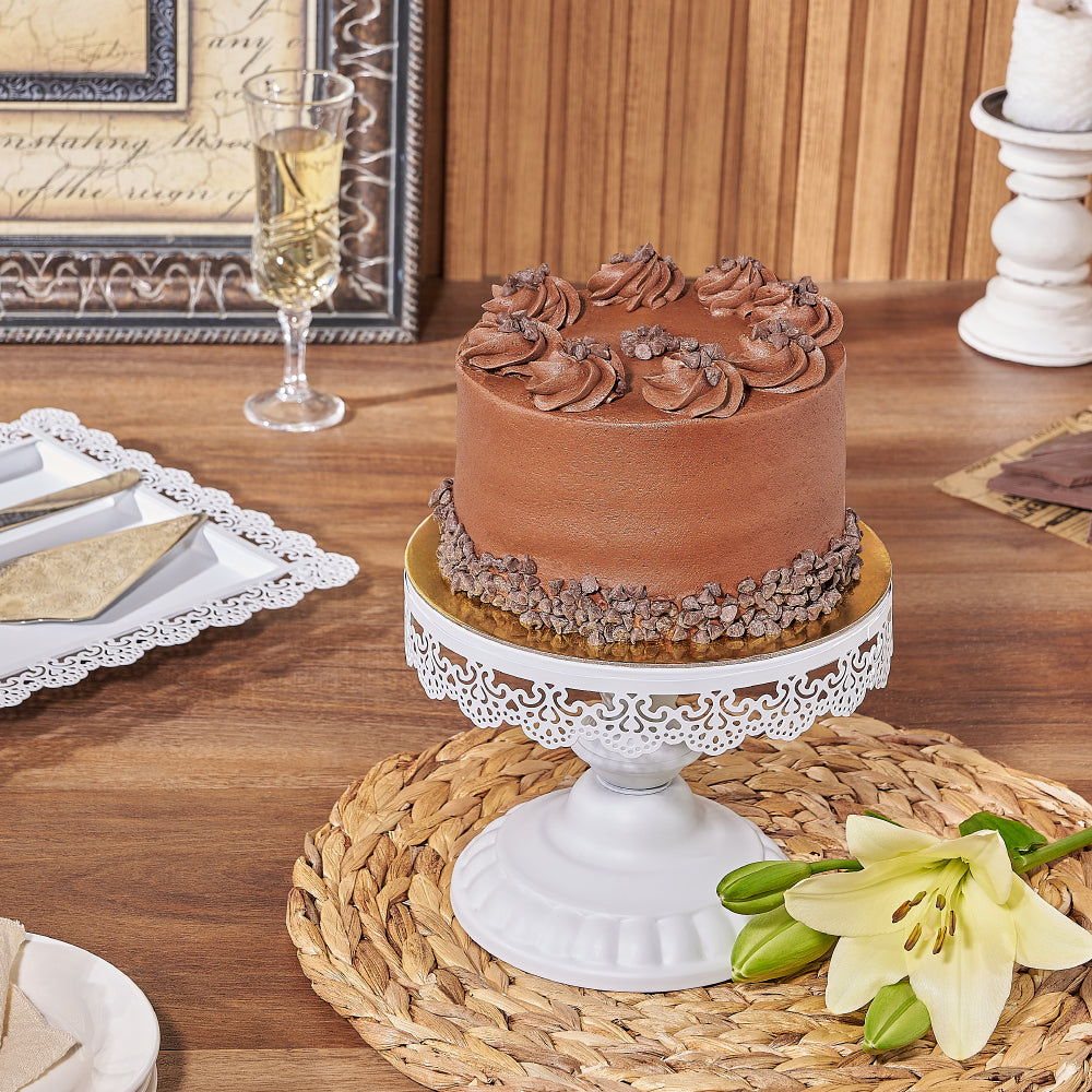 Vegan Chocolate Layer Cake with Chocolate Chips – how the gift is presented