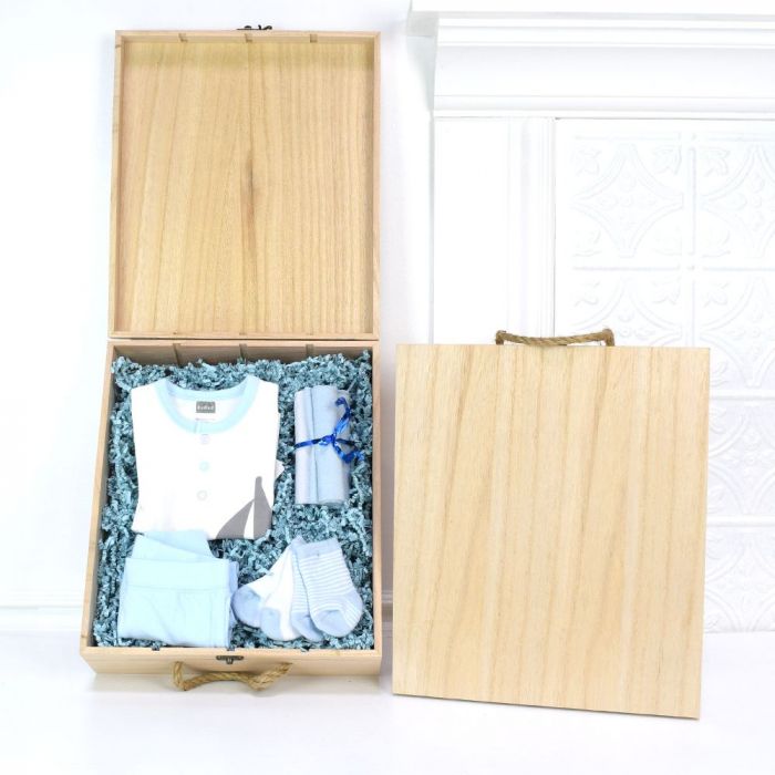 Newborn Baby Boy Apparel Gift Set – how the gift is presented